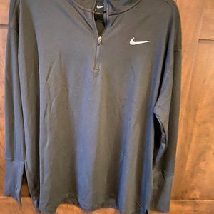 NWT NIKE BLACK DRI FIT PULLOVER.     SIZE 1X. WOMEN.
